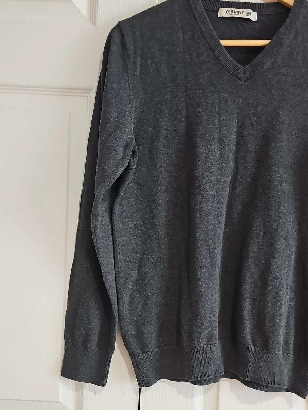 Old Navy Gray V-Neck Sweater | Men's Size M